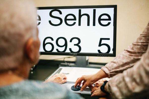 Vergrößernde Sehhilfen